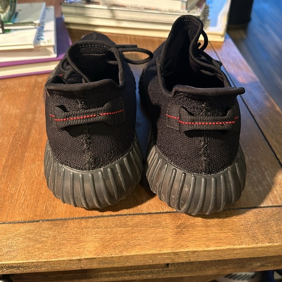 Yeezy 350 V2 Bred - Picture 2 of 10